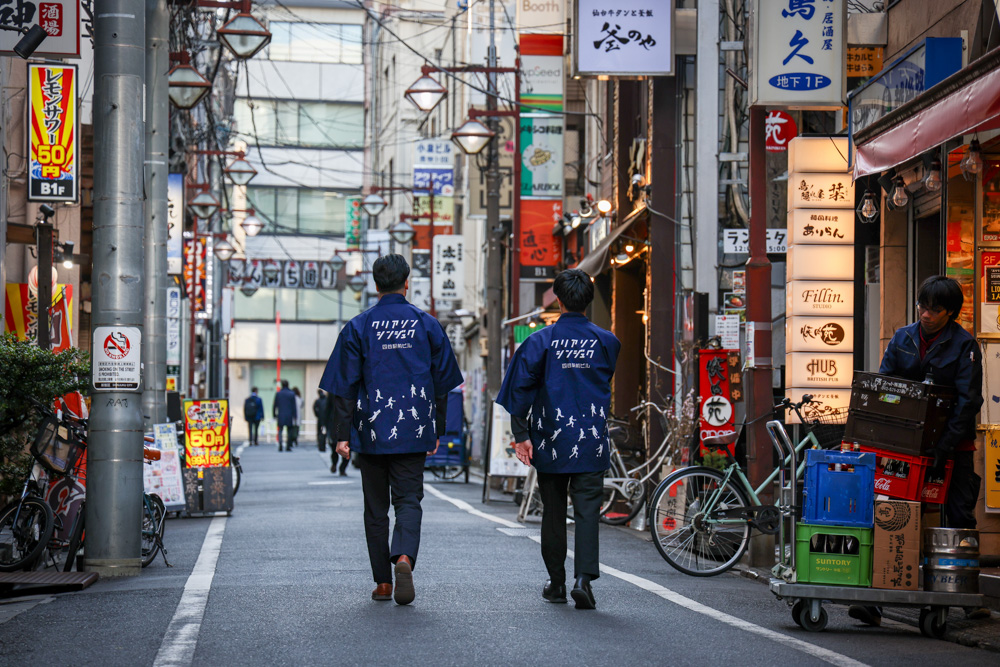 スタッフや選手が着用する「オリジナル法被」伊勢丹別注で創業140年の老舗と製作