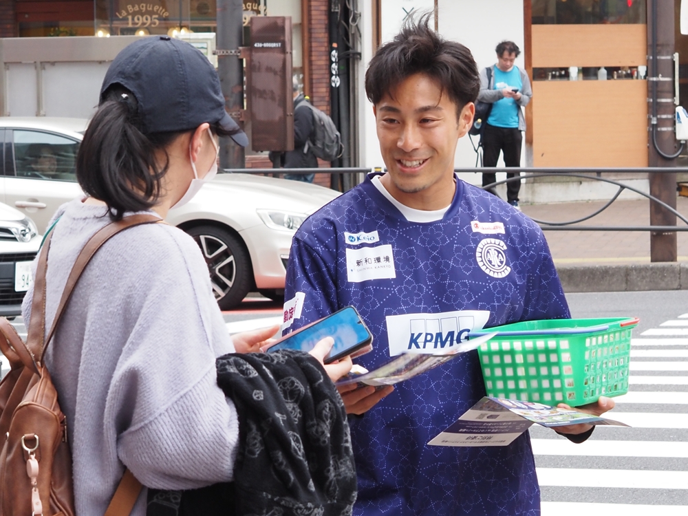 赤井、大山が四谷署の交通安全運動に参加