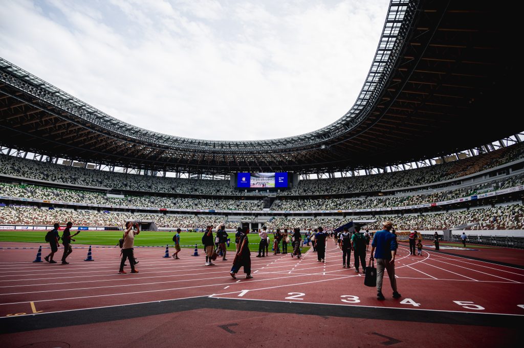 9月27日（日）「新宿の日26-27」 試合前の国立競技場のトラックを歩くことができる「国立を歩こう！」を開催　600名募集